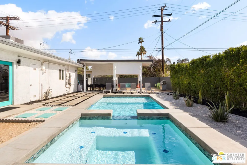 4373 E Camino Parocela Palm Springs, CA 92264