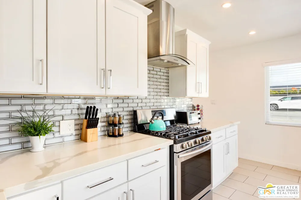 4373 E Camino Parocela Palm Springs, CA 92264