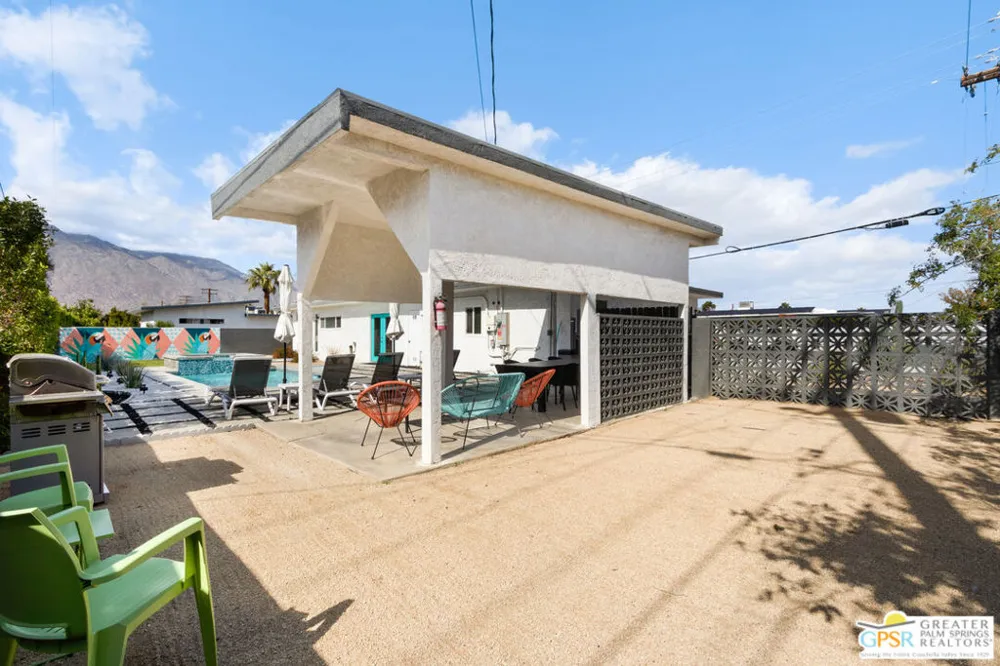 4373 E Camino Parocela Palm Springs, CA 92264