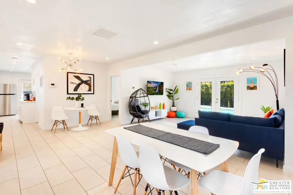 4373 E Camino Parocela Palm Springs, CA 92264