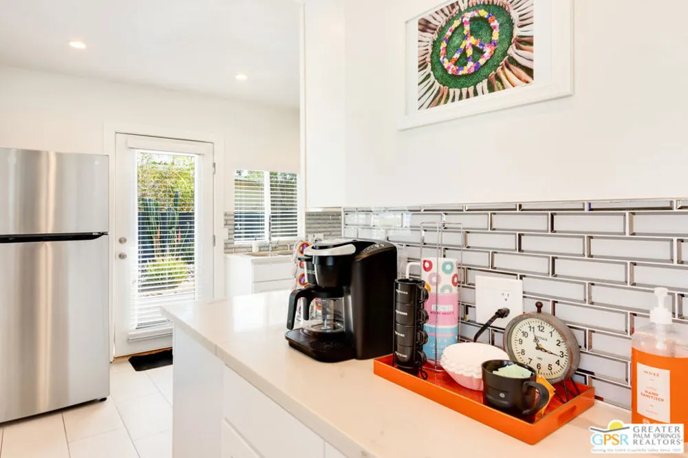 4373 E Camino Parocela Palm Springs, CA 92264