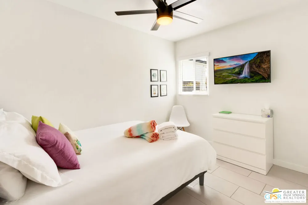 4373 E Camino Parocela Palm Springs, CA 92264