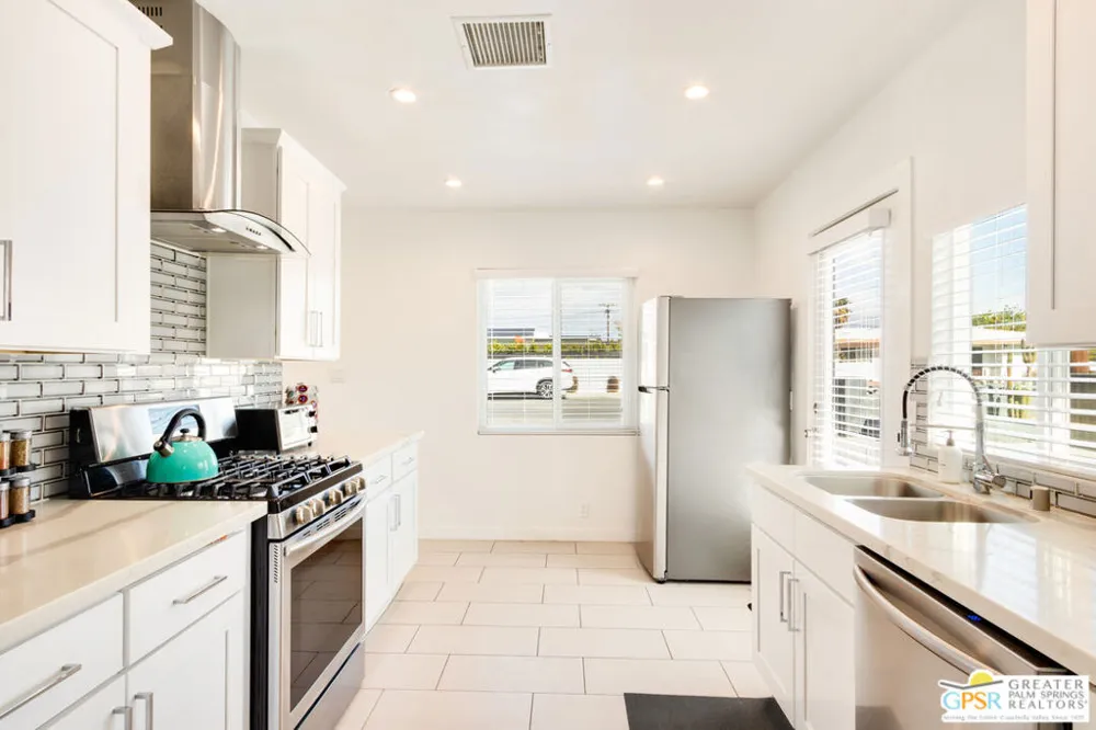 4373 E Camino Parocela Palm Springs, CA 92264