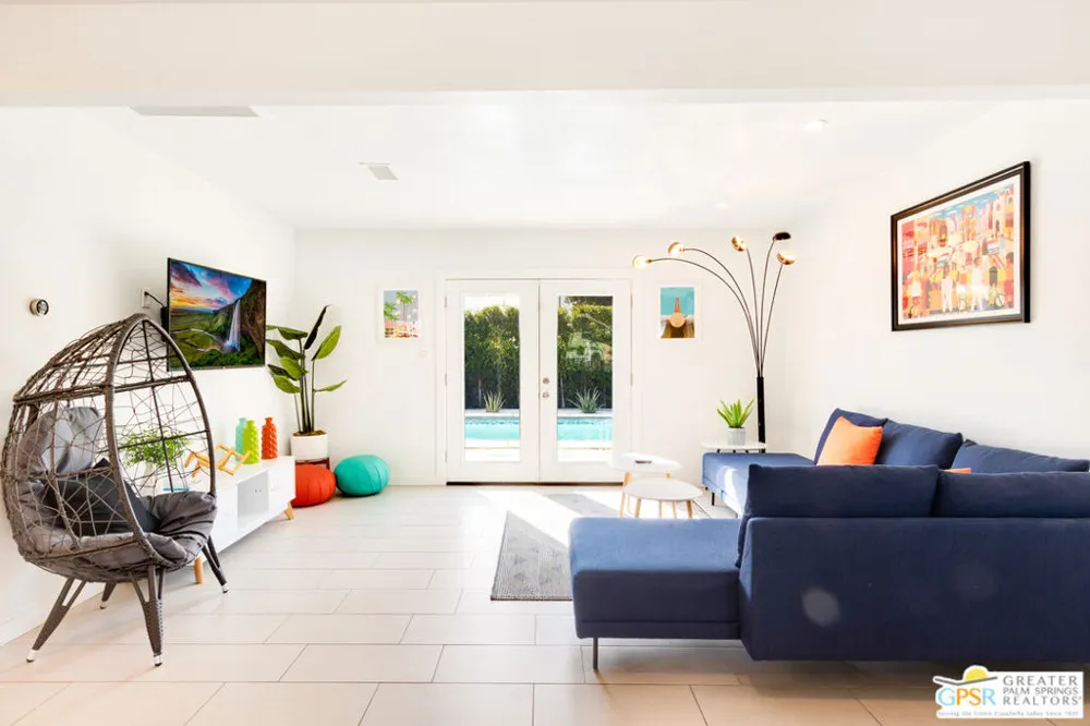 4373 E Camino Parocela Palm Springs, CA 92264