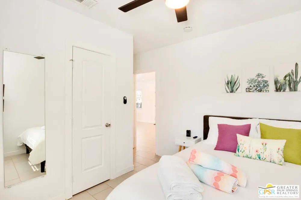 4373 E Camino Parocela Palm Springs, CA 92264