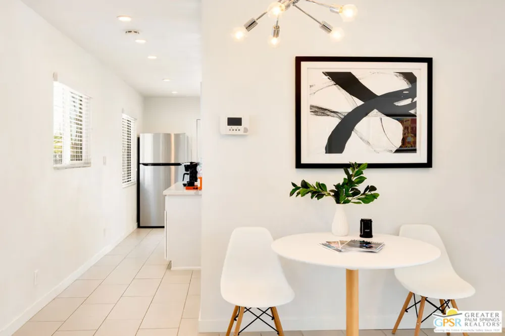 4373 E Camino Parocela Palm Springs, CA 92264
