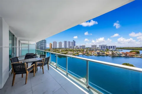 400 Sunny Isles #1106