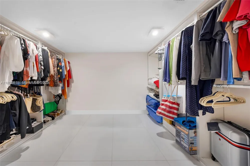 400 Sunny Isles #1106 Sunny Isles Beach, FL 33160