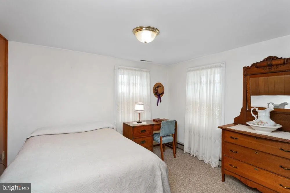 121 S CENTRAL STREET Broadway, VA 22815