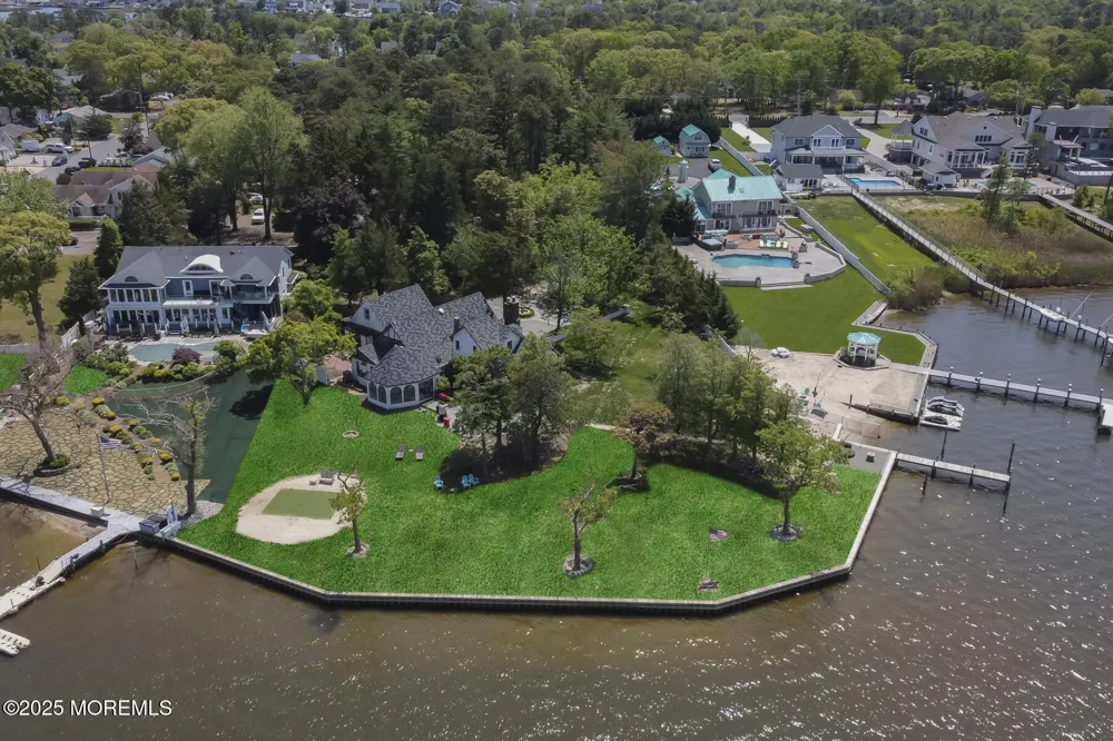 226 Kettle Creek Road Toms River, NJ 08753