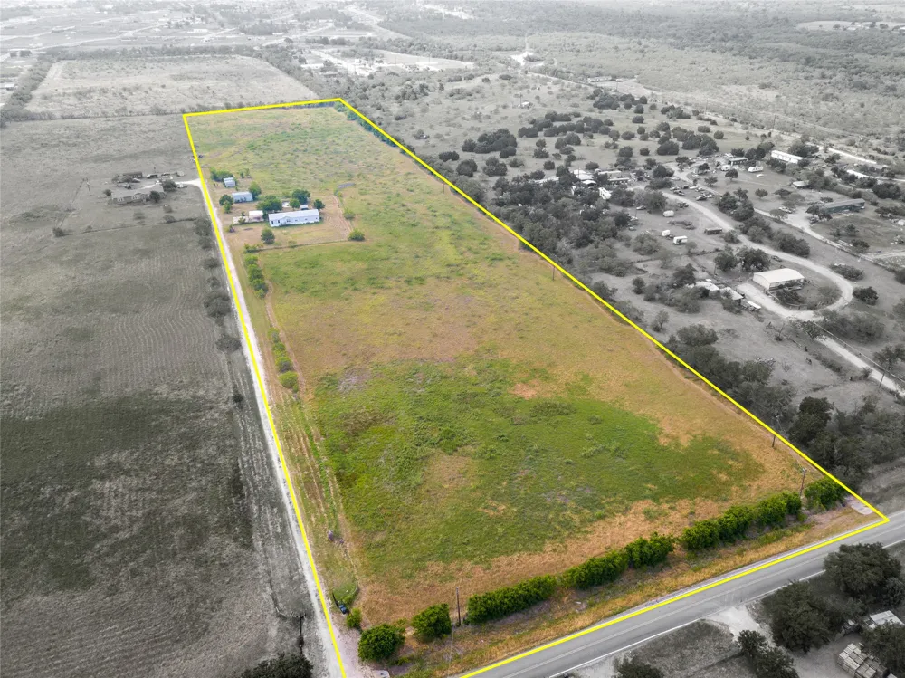 11209 Doyle Overton Road Road Del Valle, TX 78617