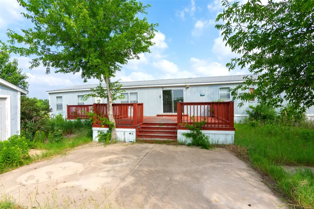 11209 Doyle Overton Road Road Del Valle, TX 78617