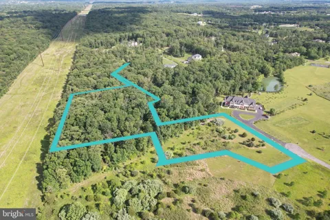 6500 BULL RUN WOODS TRAIL