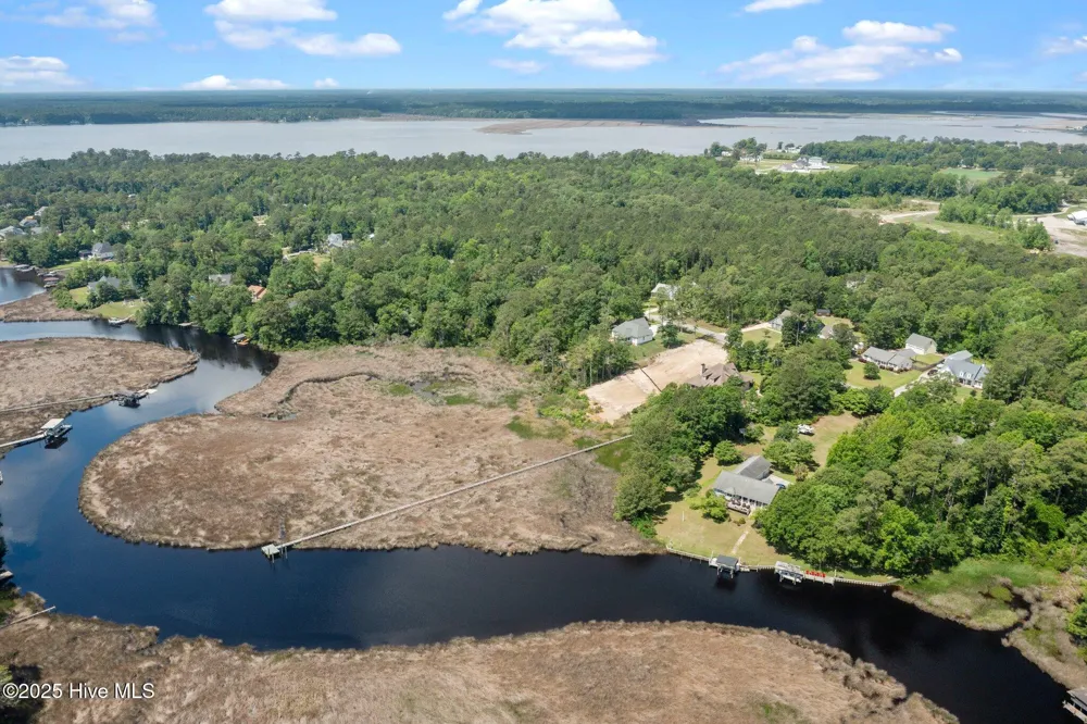 240 White Oak Bluff Road Stella, NC 28582