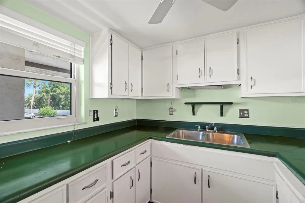 7701 STARKEY ROAD #504 Seminole, FL 33777