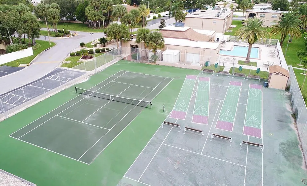 7701 STARKEY ROAD #504 Seminole, FL 33777