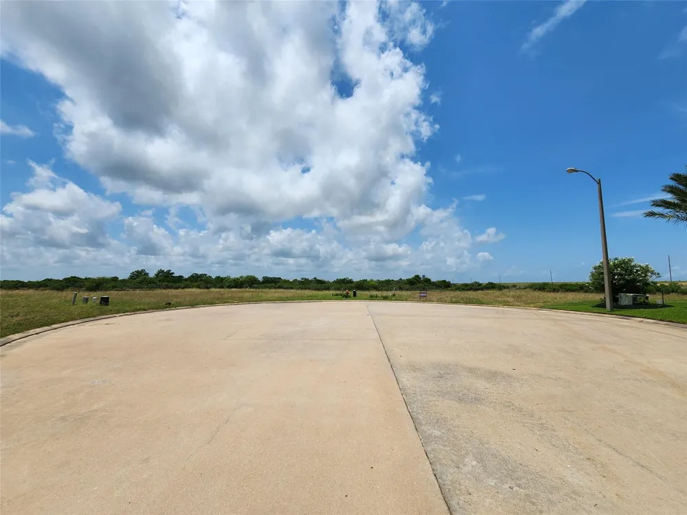 1322 Highborne Cay Court Texas City, TX 77590