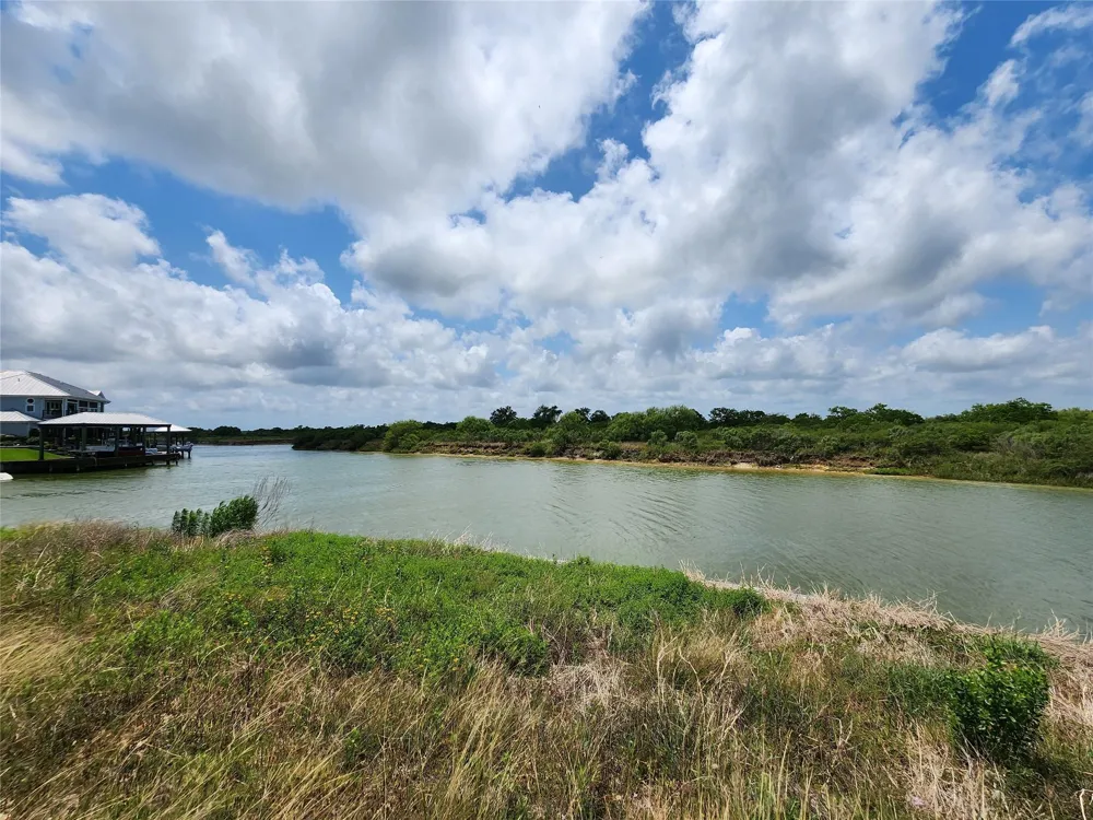 1322 Highborne Cay Court Texas City, TX 77590