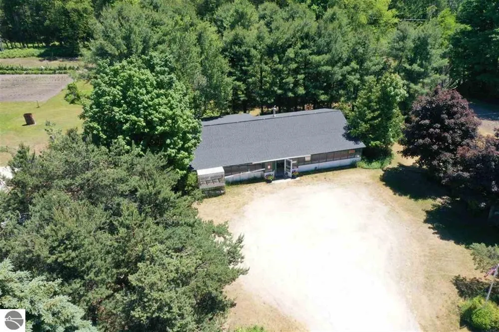 11184 Mill Street Leelanau Township, MI 49670