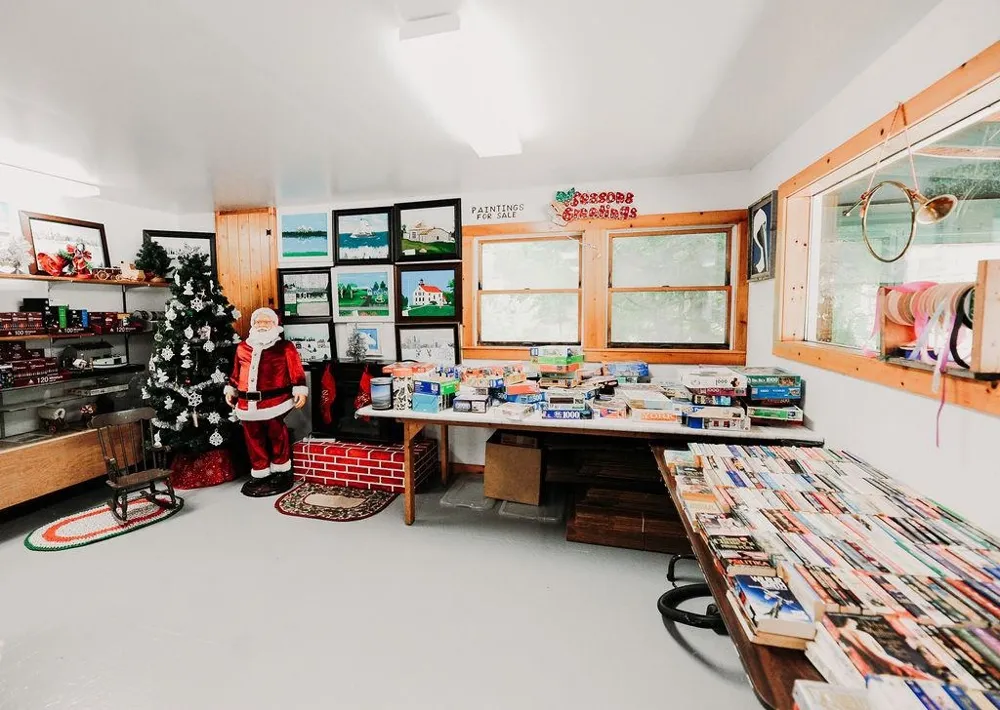 11184 Mill Street Leelanau Township, MI 49670
