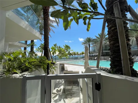 18501 Collins Avenue #Cabana 12
