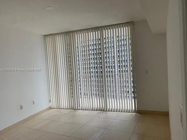 1750 Bayshore Dr #2806 Miami, FL 33132