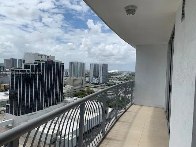 1750 Bayshore Dr #2806 Miami, FL 33132