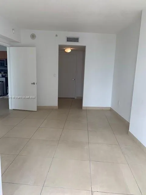 1750 Bayshore Dr #2806 Miami, FL 33132