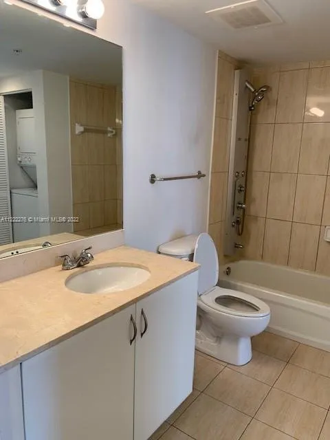 1750 Bayshore Dr #2806 Miami, FL 33132
