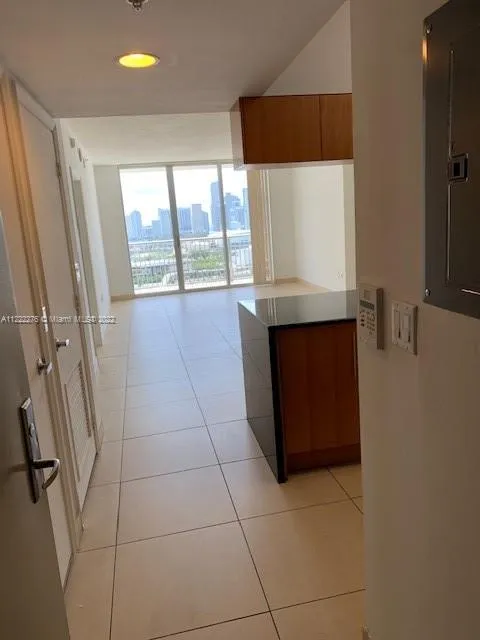 1750 Bayshore Dr #2806 Miami, FL 33132