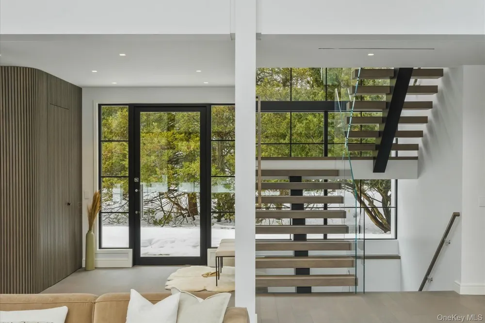 43 Old Orchard Lane East Hampton, NY 11937