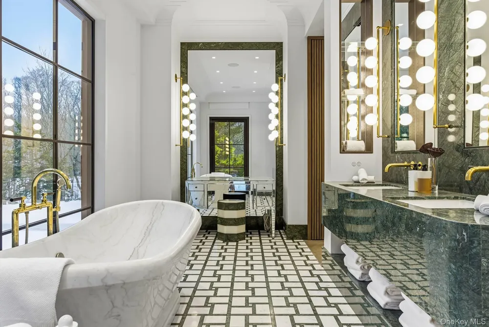 43 Old Orchard Lane East Hampton, NY 11937