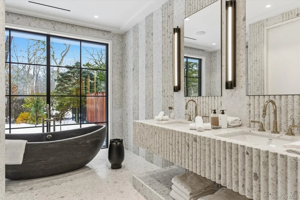 43 Old Orchard Lane East Hampton, NY 11937