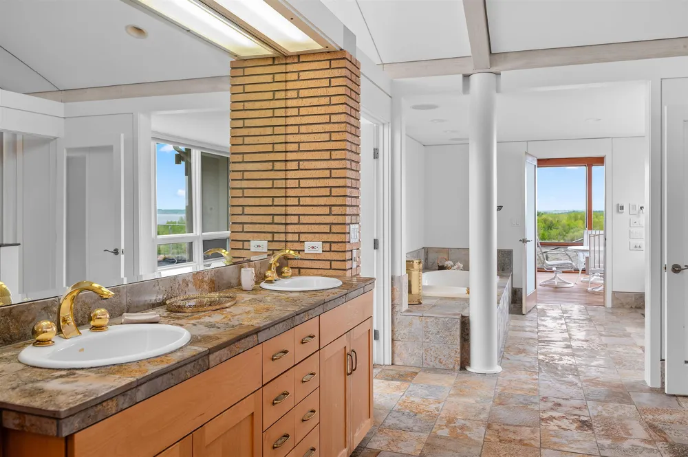 2721 Nelson Road Peninsula Township, MI 49686