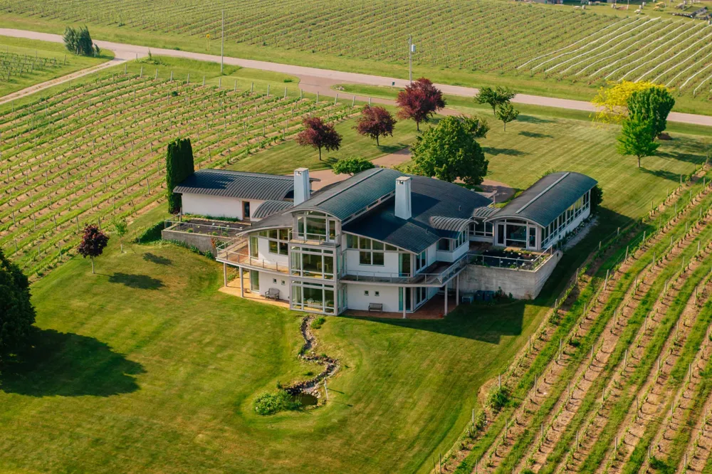 2721 Nelson Road Peninsula Township, MI 49686