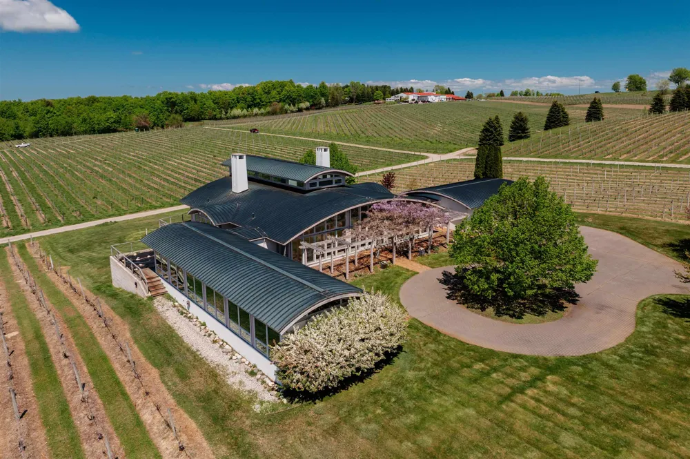 2721 Nelson Road Peninsula Township, MI 49686