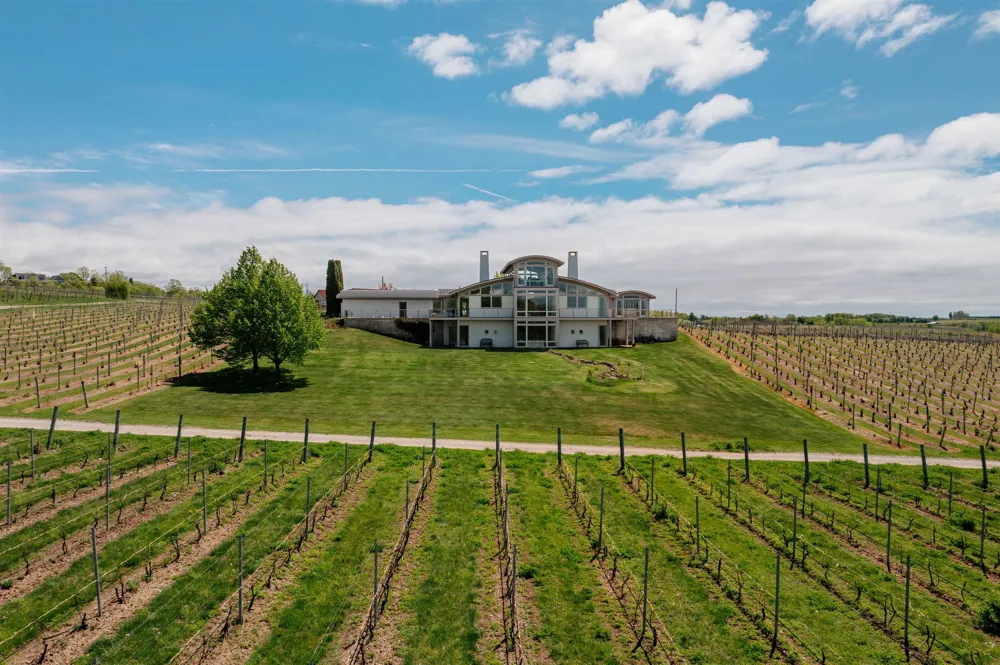 2721 Nelson Road Peninsula Township, MI 49686
