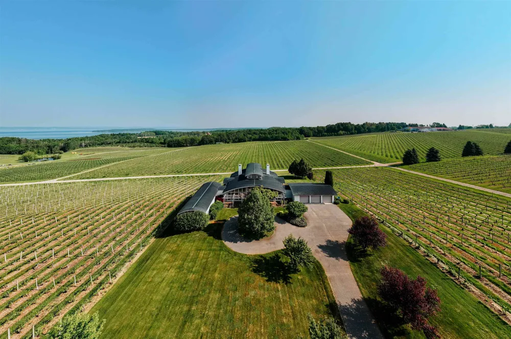 2721 Nelson Road Peninsula Township, MI 49686