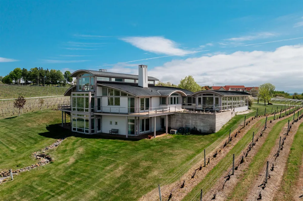 2721 Nelson Road Peninsula Township, MI 49686