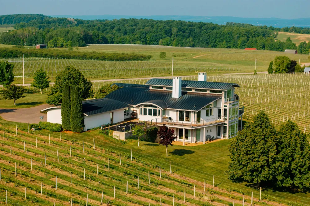 2721 Nelson Road Peninsula Township, MI 49686