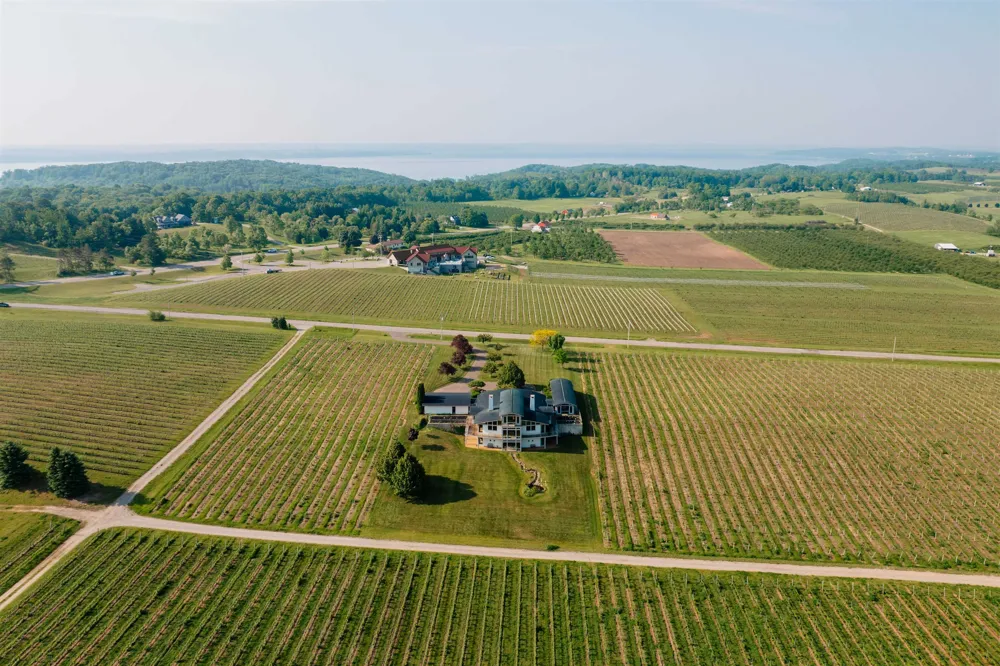 2721 Nelson Road Peninsula Township, MI 49686