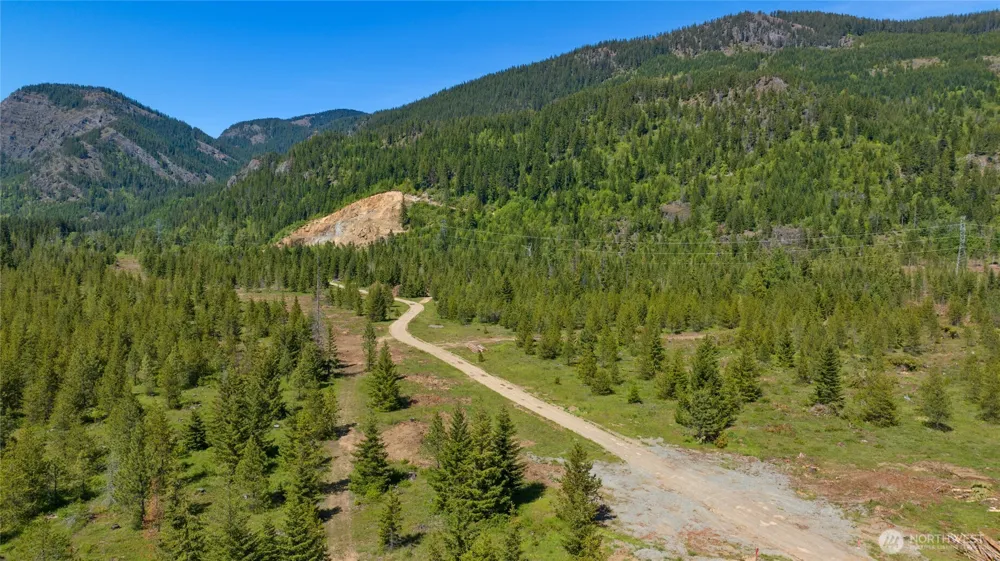1 Sparks Road Easton, WA 98925