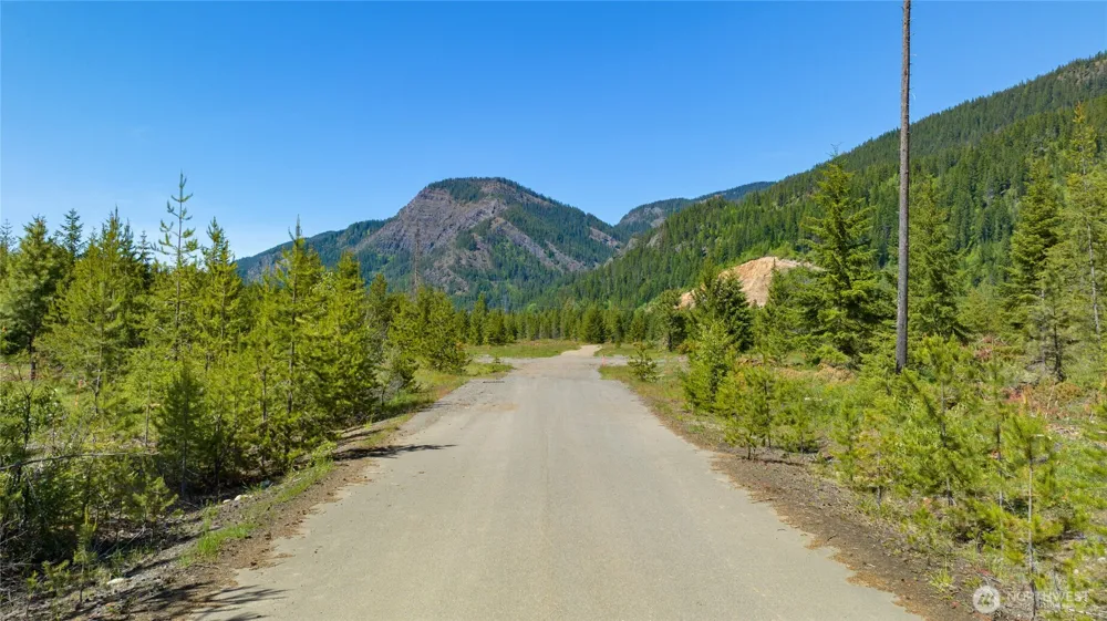 1 Sparks Road Easton, WA 98925