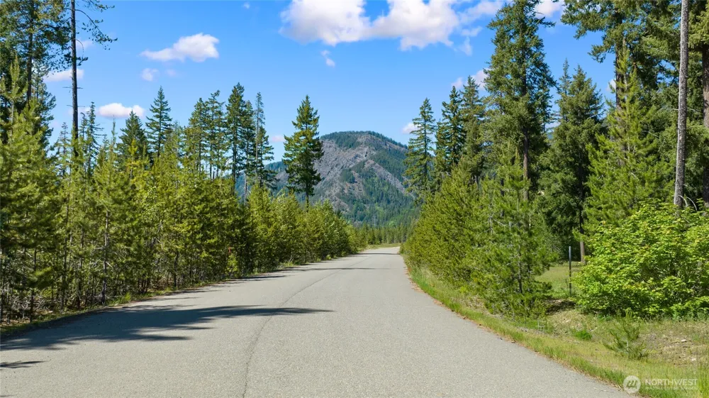 1 Sparks Road Easton, WA 98925