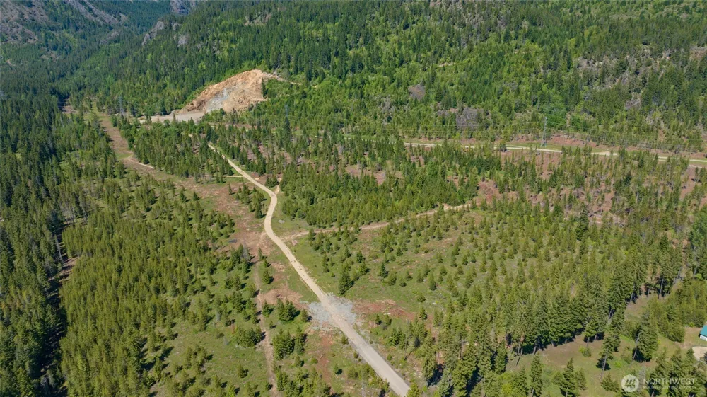 1 Sparks Road Easton, WA 98925