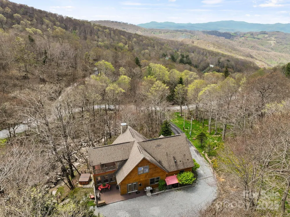 140 Spruce Hollow Road Beech Mountain, NC 28604