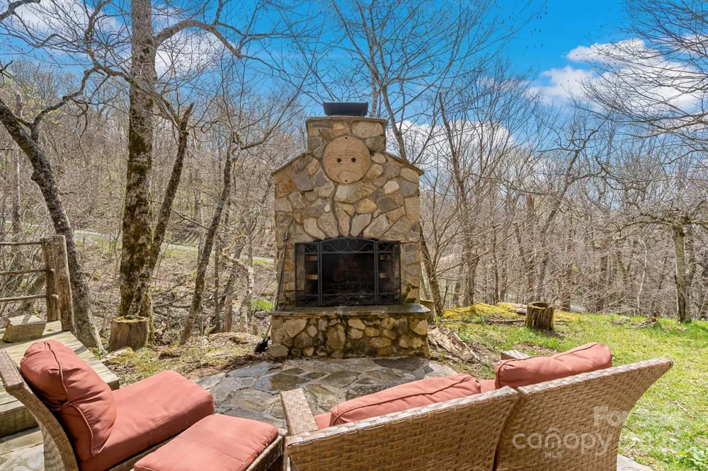 140 Spruce Hollow Road Beech Mountain, NC 28604