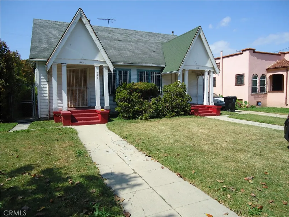 1723 browning blvd. Los Angeles, CA 90062