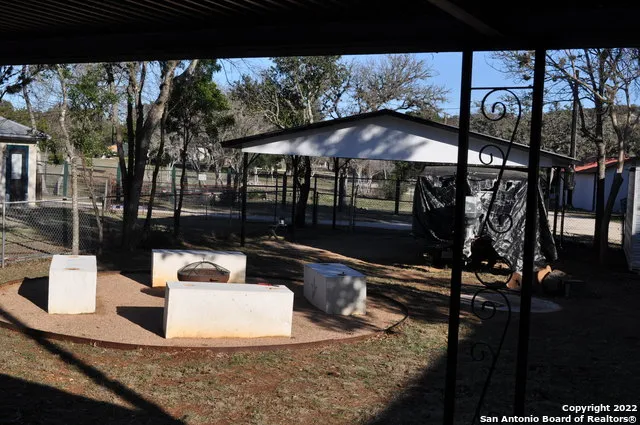 679 FAURIE RD Lakehills, TX 78063