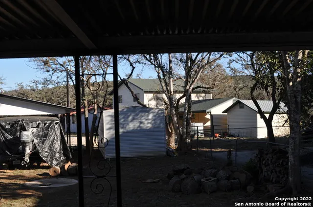 679 FAURIE RD Lakehills, TX 78063